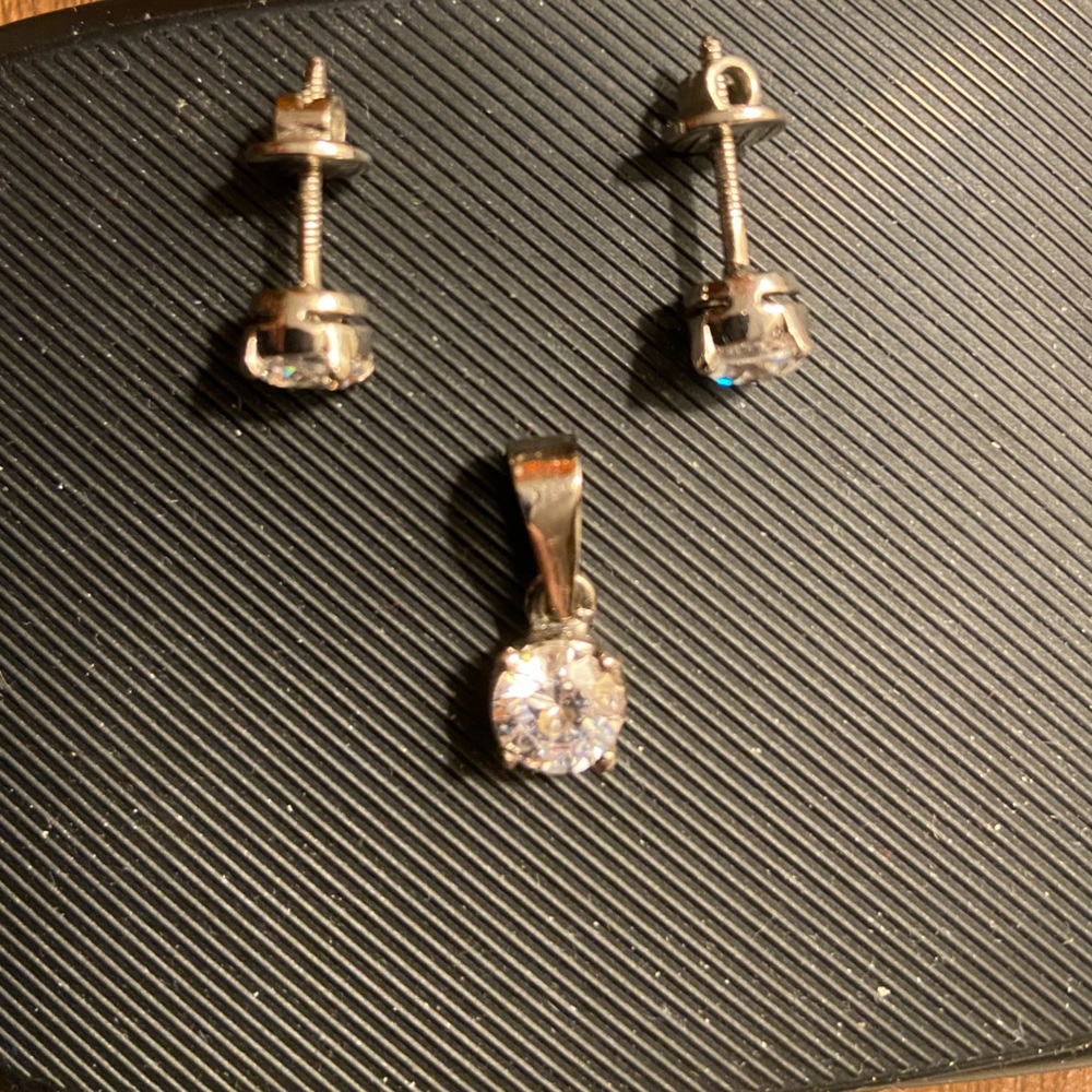Stud Earrings and Pendant Set
